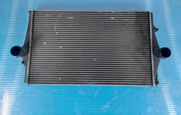 Volvo V70 Intercooler radiator 874386B 8649471
