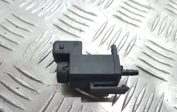 BMW 5 E60 E61 Vacuum valve 702318 08T080