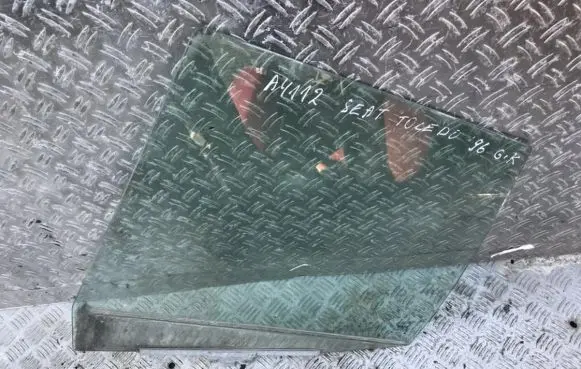 Seat Toledo I (1L) Rear door window glass