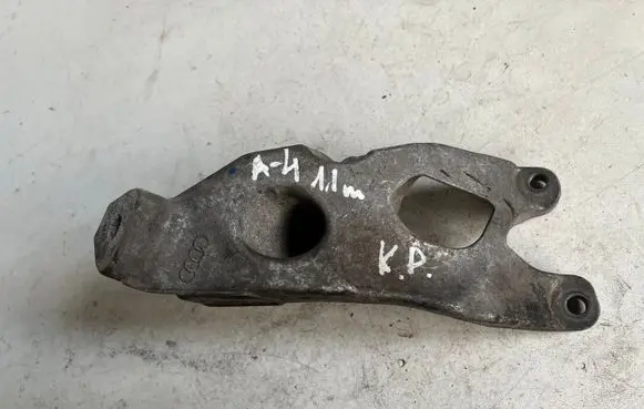 Audi A4 S4 B8 8K Engine mounting bracket 8K0199307BE