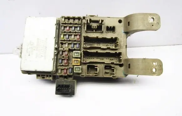 Toyota Corolla E120 E130 Fuse box cover 8264102050