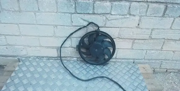 Audi A4 S4 B5 8D Air conditioning (A/C) fan (condenser) 
