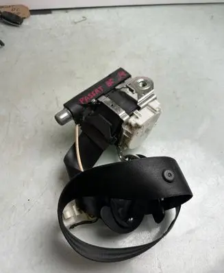 Volkswagen PASSAT B6 Front seatbelt 3C1857705F YD419193060 33046823