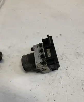 Ford Mondeo Mk III ABS Pump 0265800381