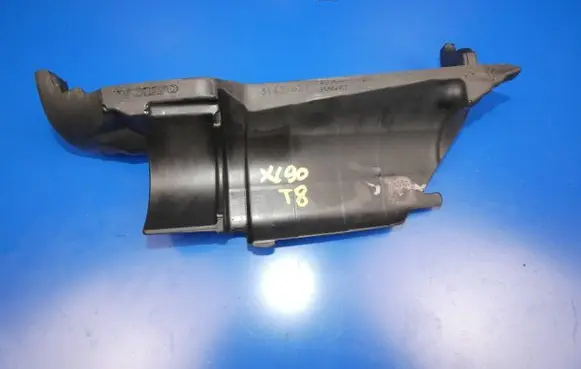 Volvo XC90 Heat shield in engine bay 31437421