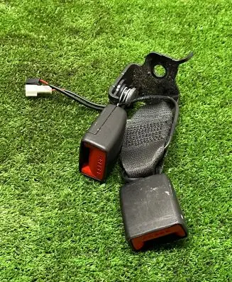 BMW X5 G05 Rear seatbelt buckle 7435672 716091