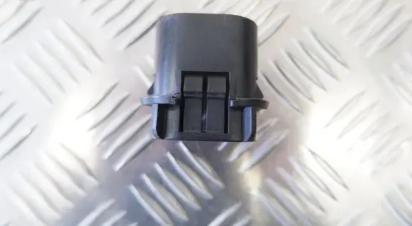 Mercedes-Benz ML W164 Radiator mount bracket A2515040214