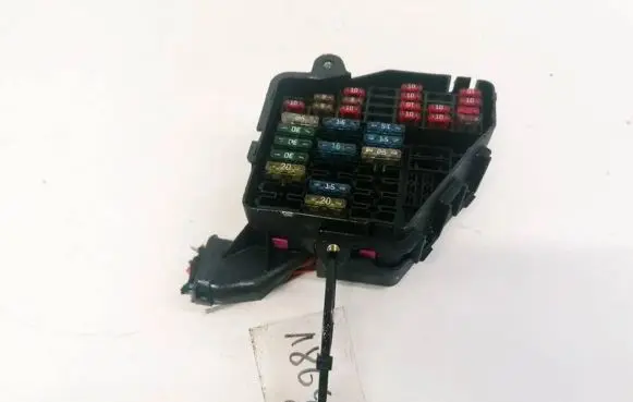 Volkswagen PASSAT B5 Fuse box set