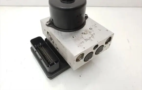 Mercedes-Benz C W203 ABS Pump A2095452932 A0054310712