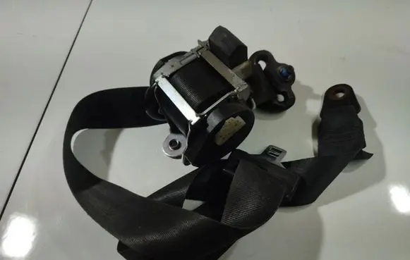 Ford Mondeo MK IV Front seatbelt 9G9N61295BAW