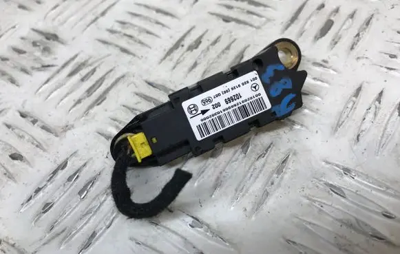 Mercedes-Benz CLK A209 C209 Airbag deployment crash/impact sensor 0018209126