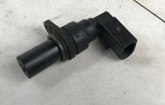 BMW 5 E39 Crankshaft position sensor 2247926