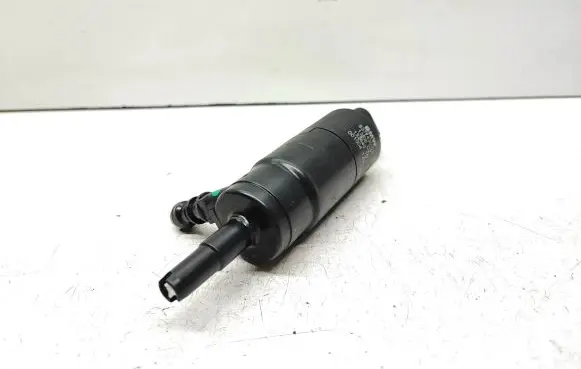 BMW X5 E70 Headlight washer pump 8377430