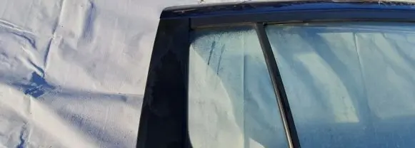 Mazda 5 Rear vent window glass 