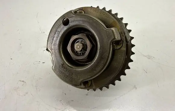 BMW X1 E84 Camshaft pulley/ VANOS 7583819 7598215 11367583819