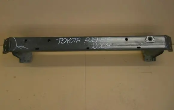 Toyota Avensis T270 Front bumper