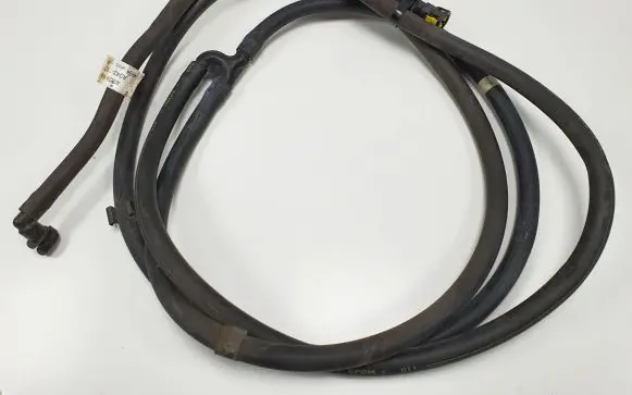 Aston Martin Rapide Wiper trim AD43-13C100-AA