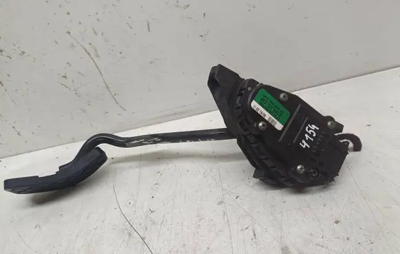 Audi A4 S4 B7 8E 8H Accelerator throttle pedal 8E2721523E