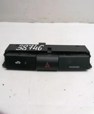 Toyota Corolla Verso E121 Hazard light switch 153965