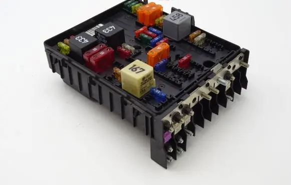 Audi A3 S3 8P Fuse module 1K0937124H