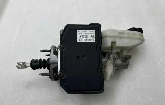 Tesla Model S Master brake cylinder 103712300B 0204N00015 101116