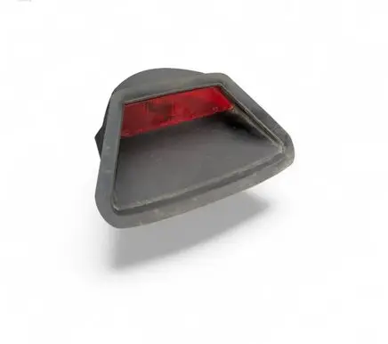 Third/center stoplight