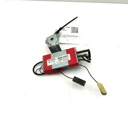 Toyota Land Cruiser (J200) Aerial antenna amplifier 8630060650 1460003210A101