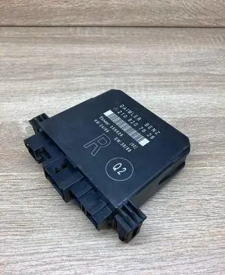 Mercedes-Benz E W210 Door control unit/module 2108207626 356826