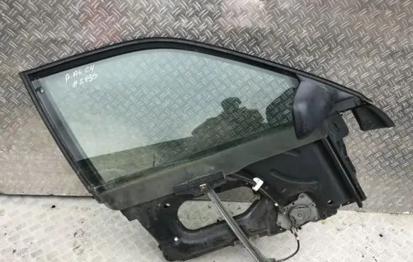 Audi A6 S6 C4 4A Front door window/glass frame 