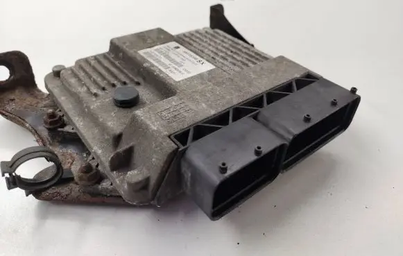 Opel Combo C Engine control unit/module 55578395 8PZ0NL1L BC0092934C