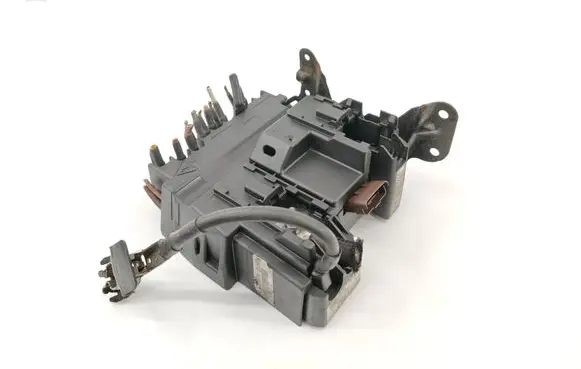 Peugeot 3008 I Fuse module 9675349880