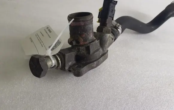Lancia Delta Thermostat housing A116806 2690394