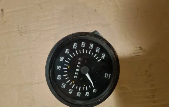 Mercedes-Benz 207 310 Speedometer (instrument cluster)