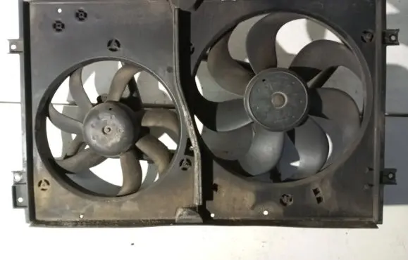 Audi A3 S3 8L Radiator cooling fan shroud 1J0121207M