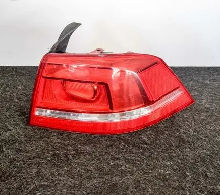 Volkswagen PASSAT B7 Rear/tail lights 3AE945096F
