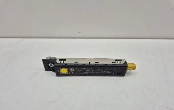 Volkswagen PASSAT B8 Aerial antenna amplifier 3G9035577