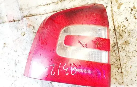 Skoda Octavia Mk2 (1Z) Rear/tail lights 1z9945095