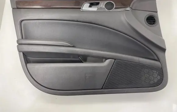 Volkswagen Phaeton Front door card panel trim