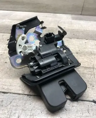Audi A6 C7 Tailgate/trunk/boot lock/catch/latch 8r0827505