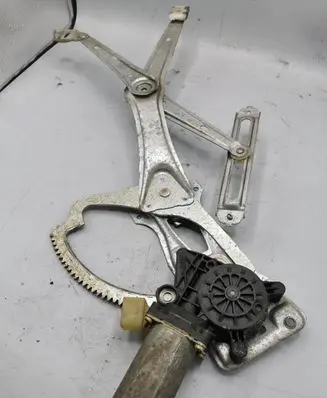 Mercedes-Benz E W210 Front door window regulator with motor 0130821709