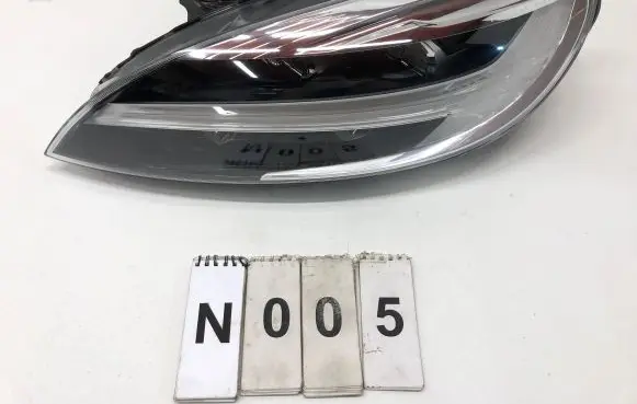 Volvo V40 Headlight/headlamp 32228483