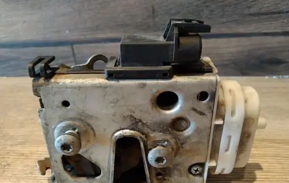 Audi A4 S4 B5 8D Rear door lock