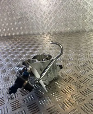 Volvo XC90 Fuel injection high pressure pump 31437903 31480558