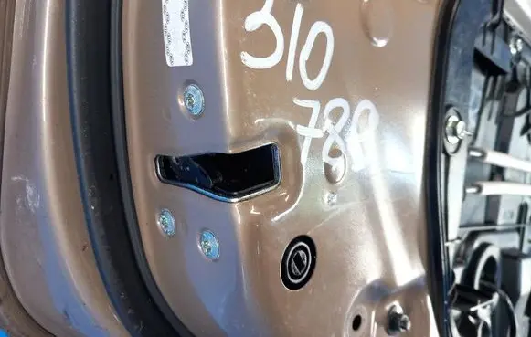 KIA Soul Front door lock 81410B2000