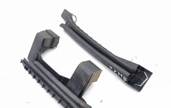Peugeot 3008 III Rear door windshield rail 9839758080 9841049980