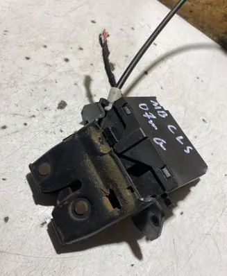 Mercedes-Benz CLS C219 Loading door lock A1717500085