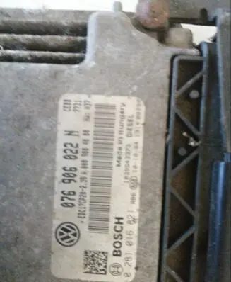 Volkswagen Touareg I Engine control unit/module 0 281 016 821 0281016821 076906022N