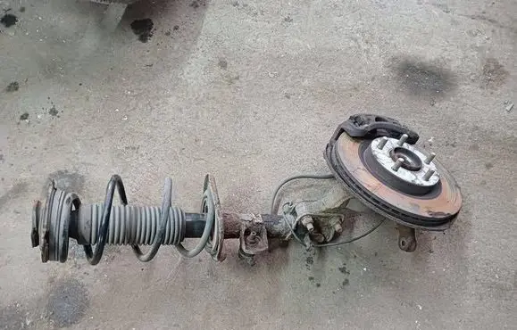 Nissan Juke I F15 Front wheel hub spindle knuckle
