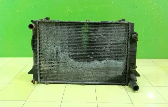 Audi 80 90 S2 B4 Coolant radiator 17AB158