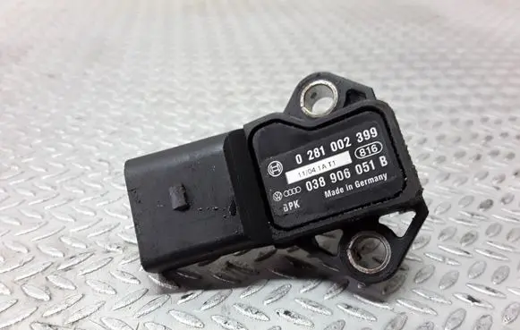 Volkswagen PASSAT B5.5 Air pressure sensor 0281002399 038906051B